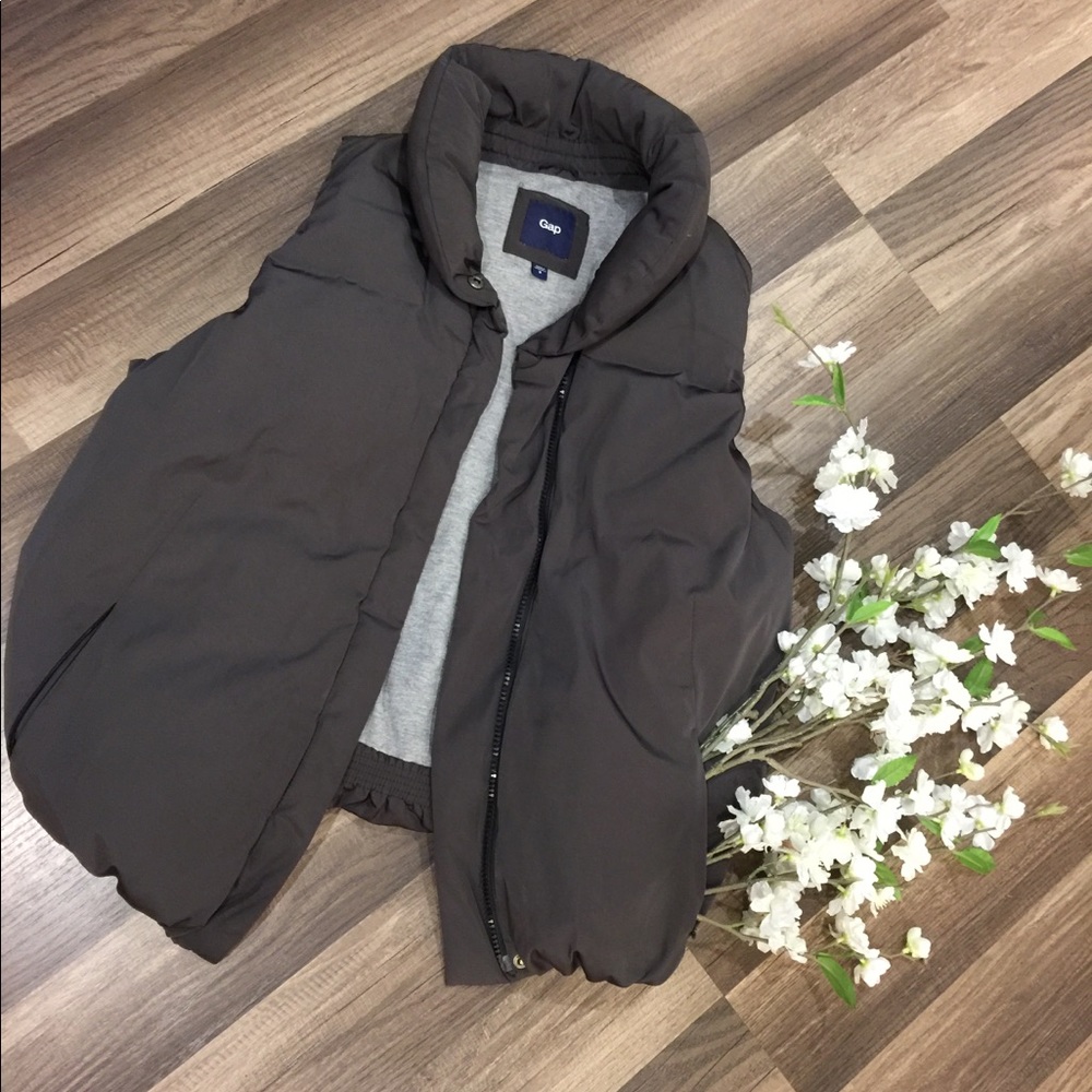 Gap vest 🎉🎉🎉 sold 🎉🎉 - Picture 2 of 6